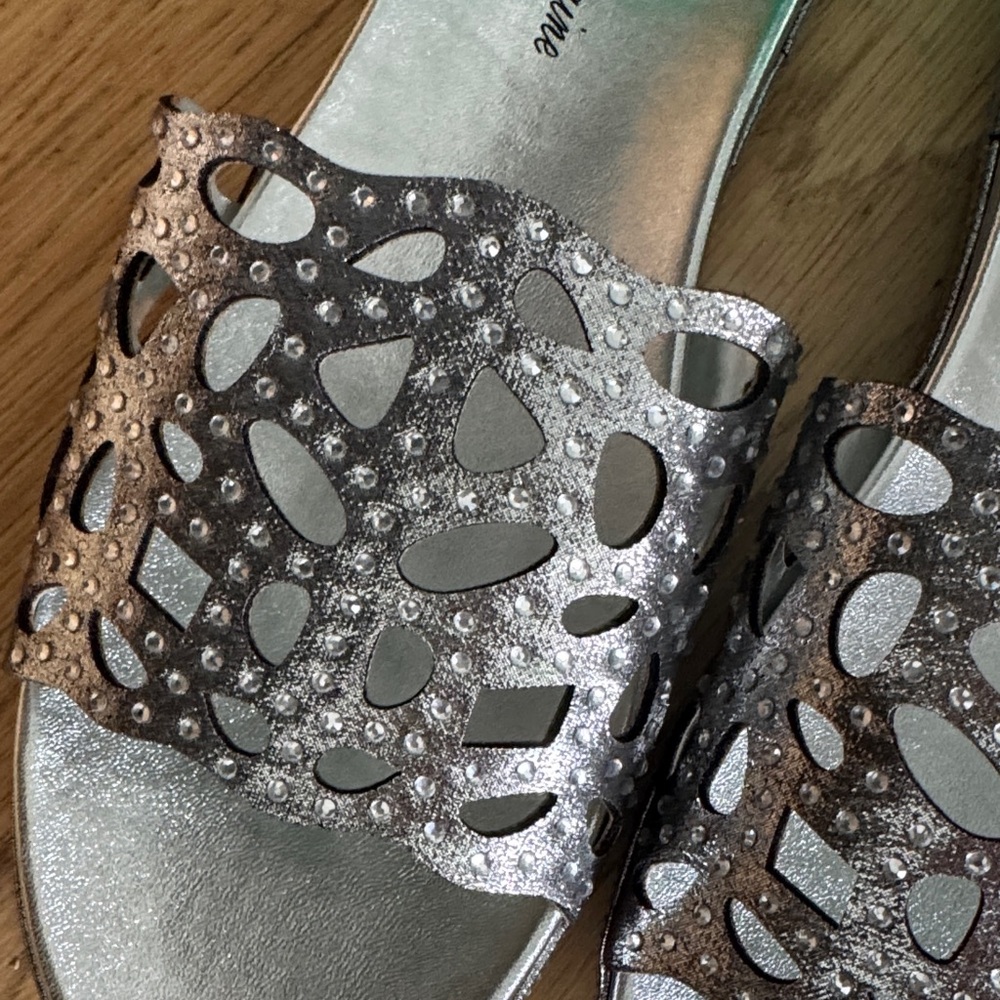 Lauren Lorraine Metallic Silver Mules - Picture 4 of 8